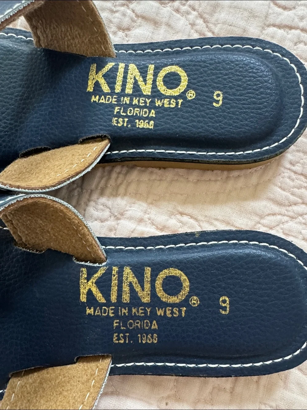 Kino Navy Leather Thong Sandals - Picture 3 of 5